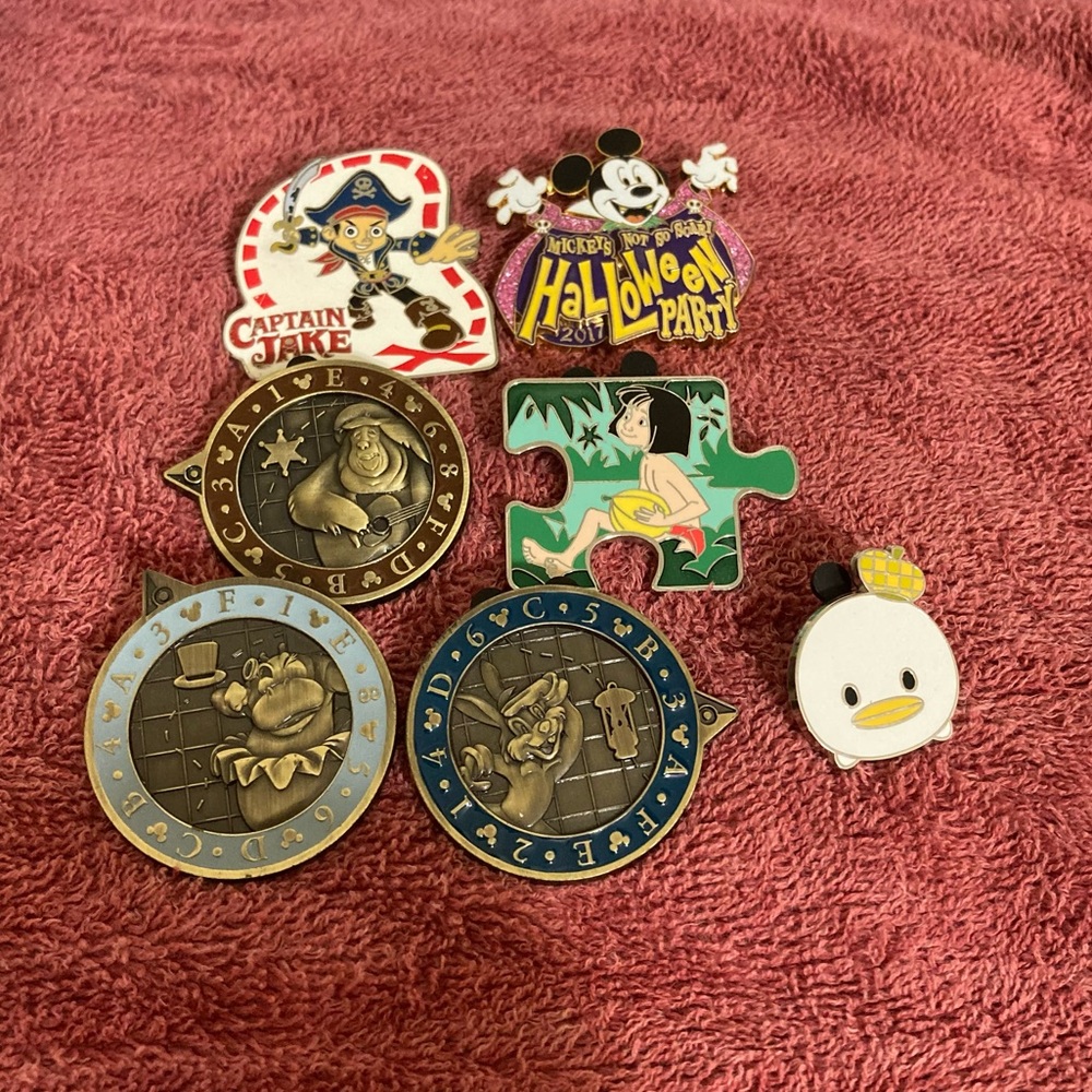 Disney pins
